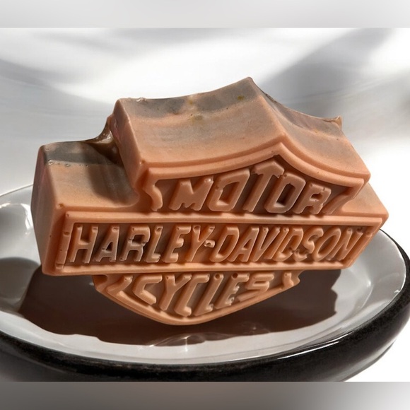 Vanilla rum soap 5x3in 5oz HANDMADE Shea butter Harley Davidson - Picture 2 of 3